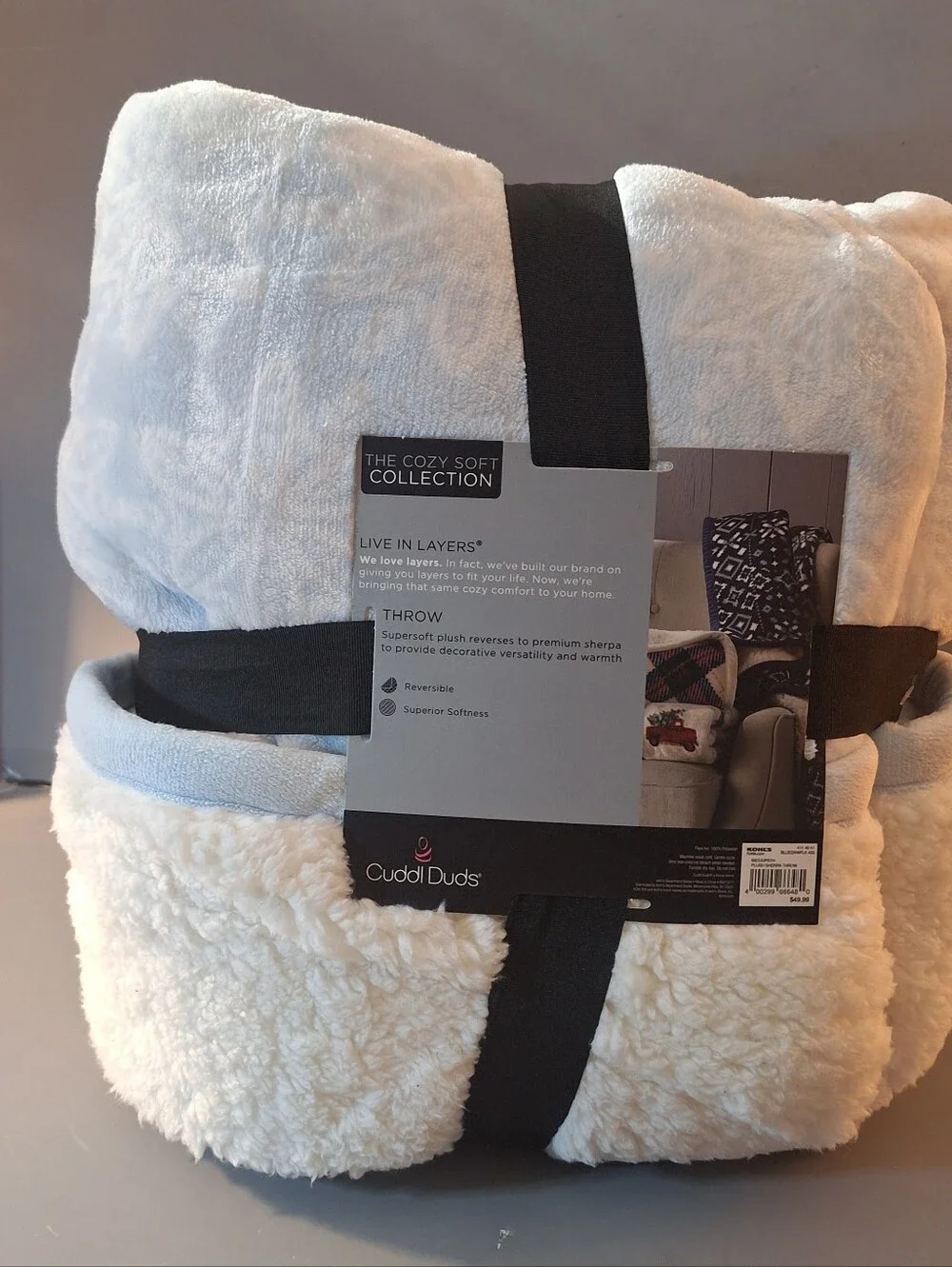 Cuddl Duds Blue Snowflake Throw is a cozy and stylish